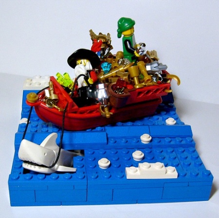 The Sea Sleigh Of Captain Claus, a Pirate LEGO MOC by Azaghal Gabilzaramul