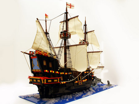 LEGO Pirate Golden Hinde MOC Rufus and Pandora