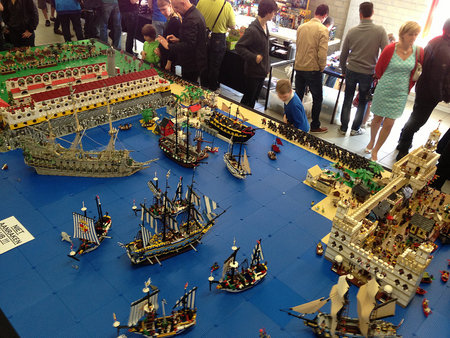 Discuss the Giant Pirate Diorama in the forum!