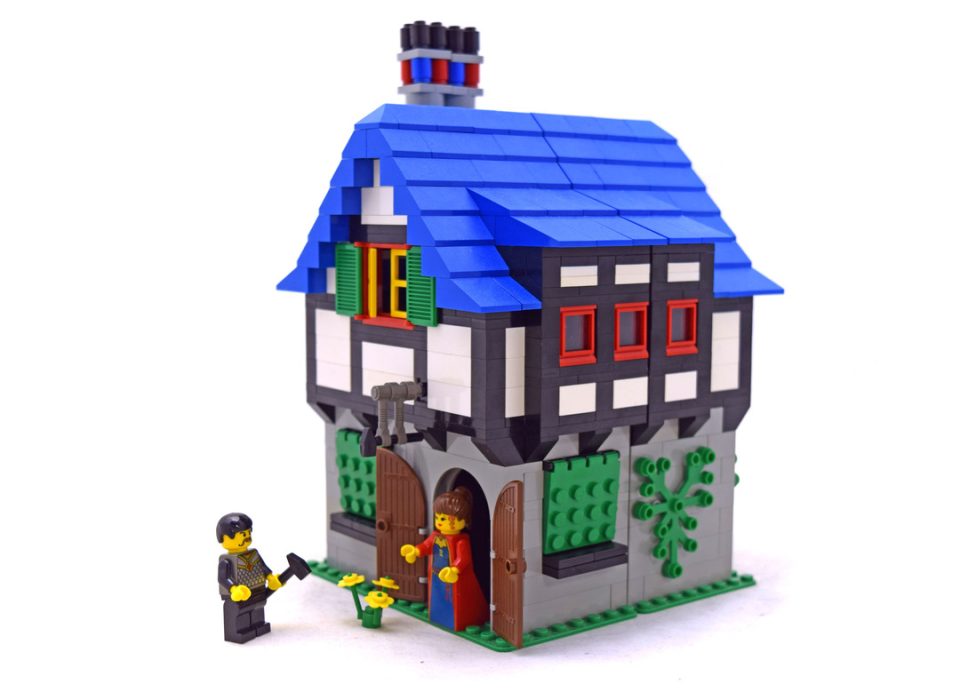 Exterior of LEGO set 3739 Blacksmith Shop