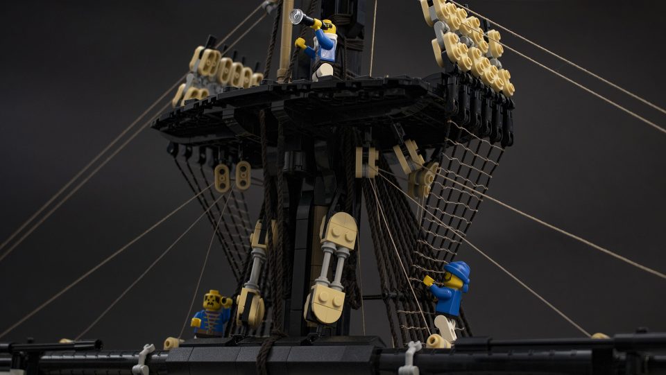 Yard and pulleys of LEGO HMS Victory