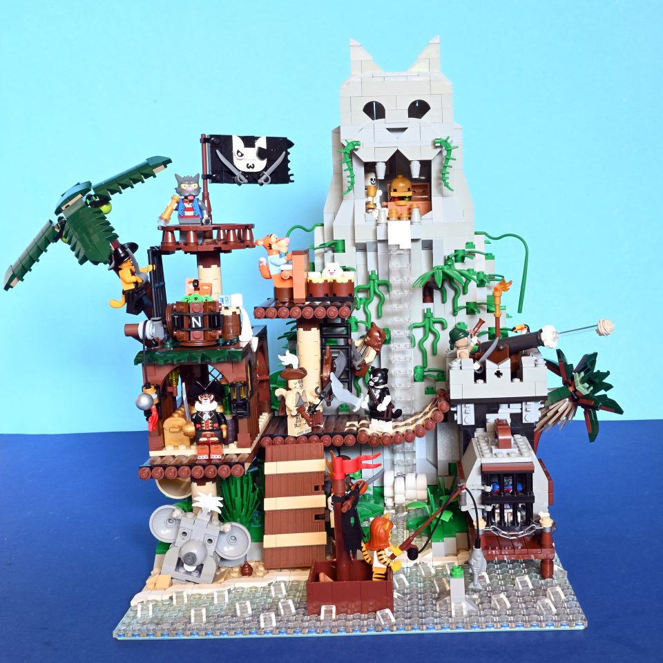 Front view at the Cat Skull Island