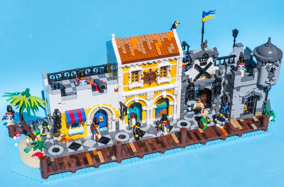 Lagoon Lock-Up from real bricks