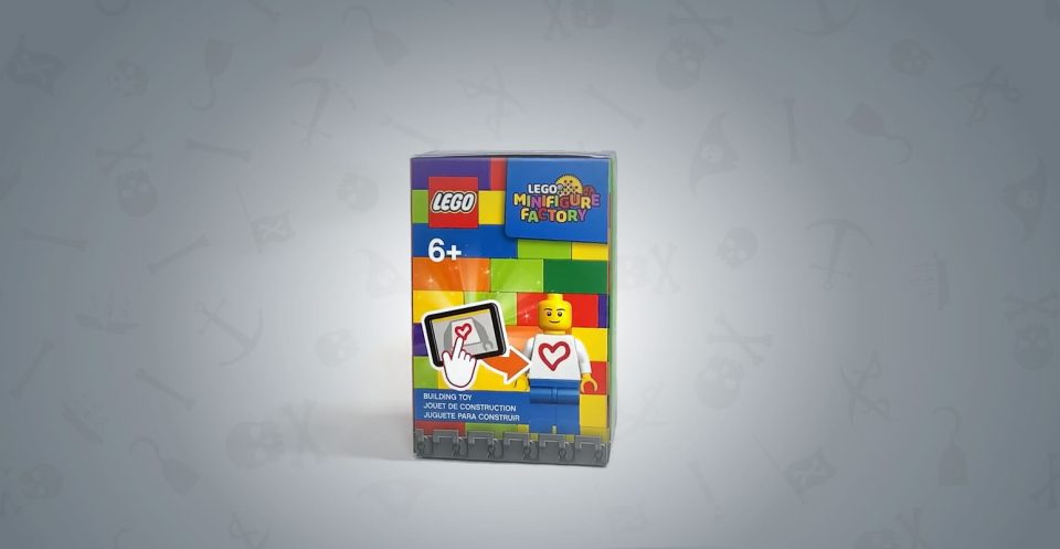 Box of bonus minifigure