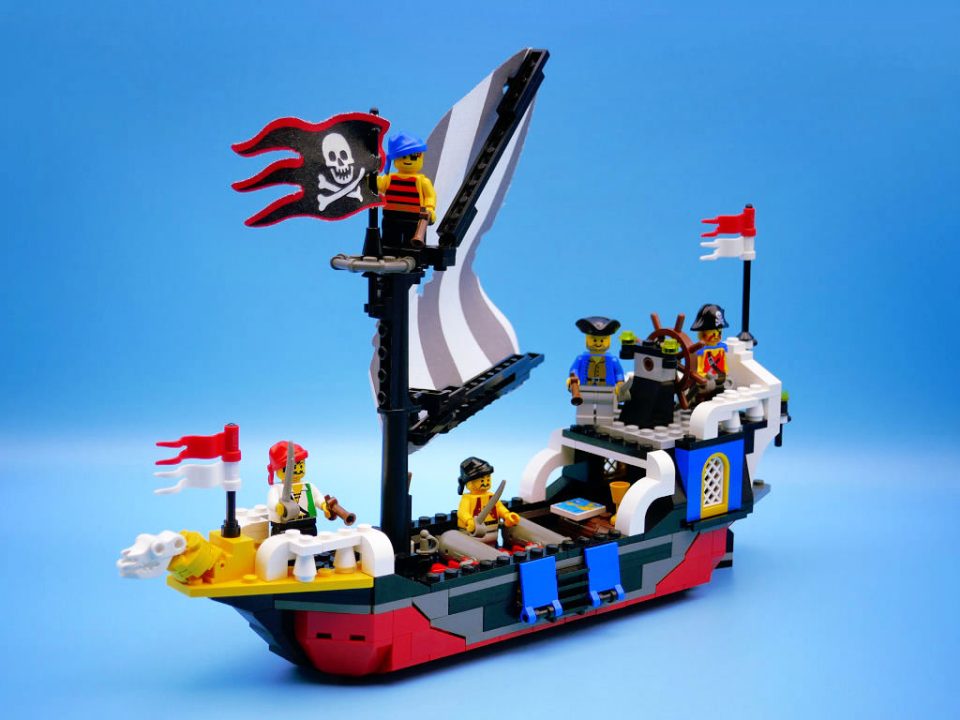 "Ironhook's Pirate Junk" by Legostein