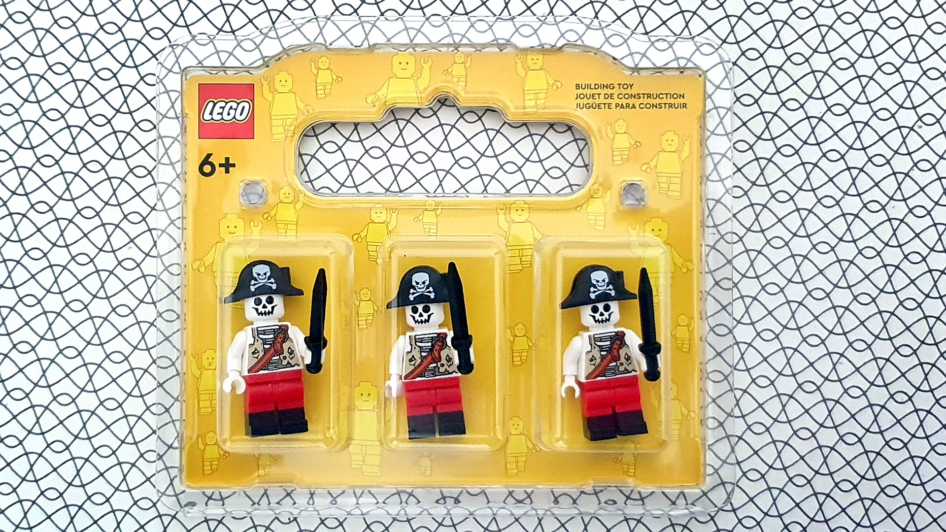 New LEGO Store minifigures: skeleton pirate, unicorn knight