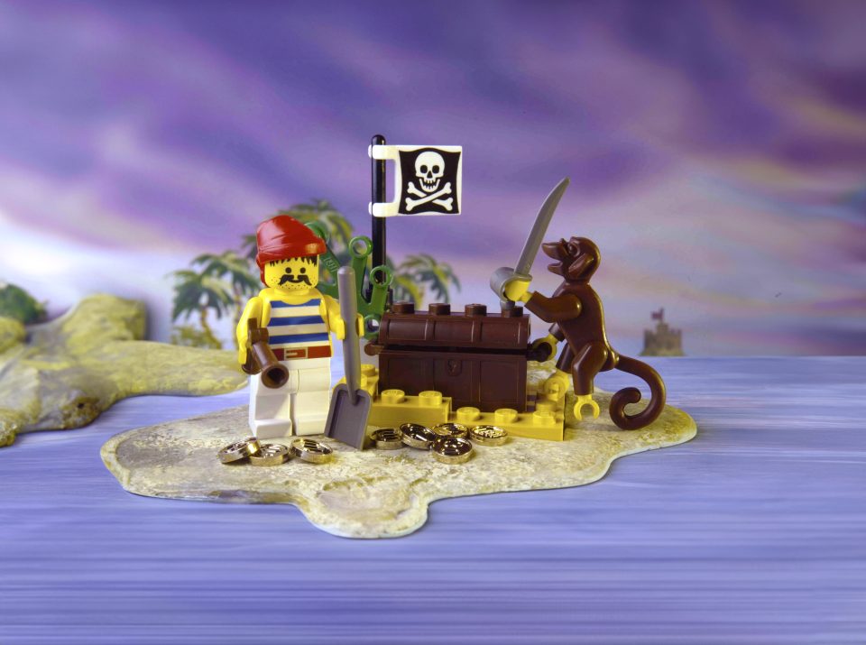 6235 Buried Treasure extended box art