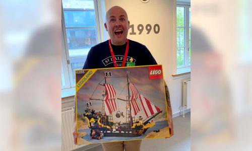 Bartek Mazurkiewicz (lifewithbricks) with 6285 Black Seas Barracuda at LEGO Idea House