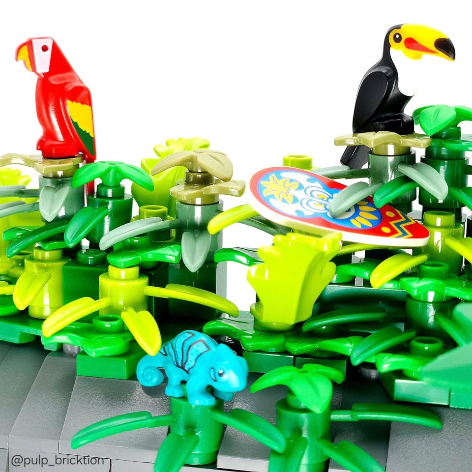 LEGO macaw and toucan photographed by pulp_bricktion