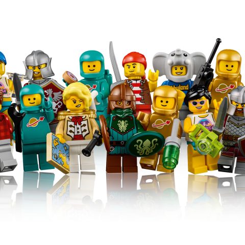 Minifigures included with 21358 Minifigure Vending Machine