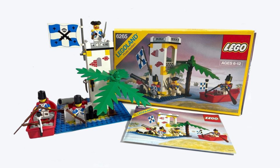 6265 Sabre Island box and fort build