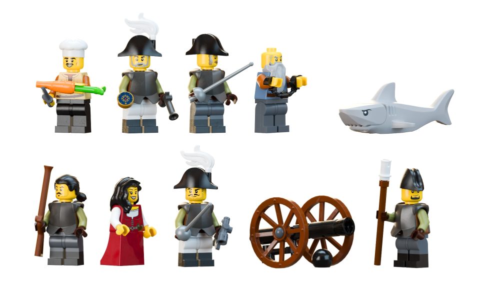 Minifigures included with Coconut Cape