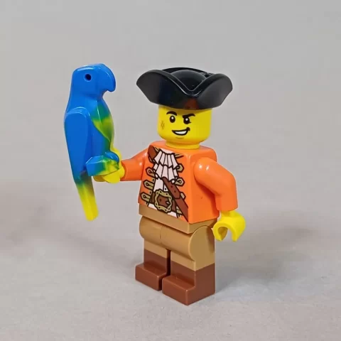 Pirate-themed LEGO BAM for June 2025 photographed by Promobricks.de