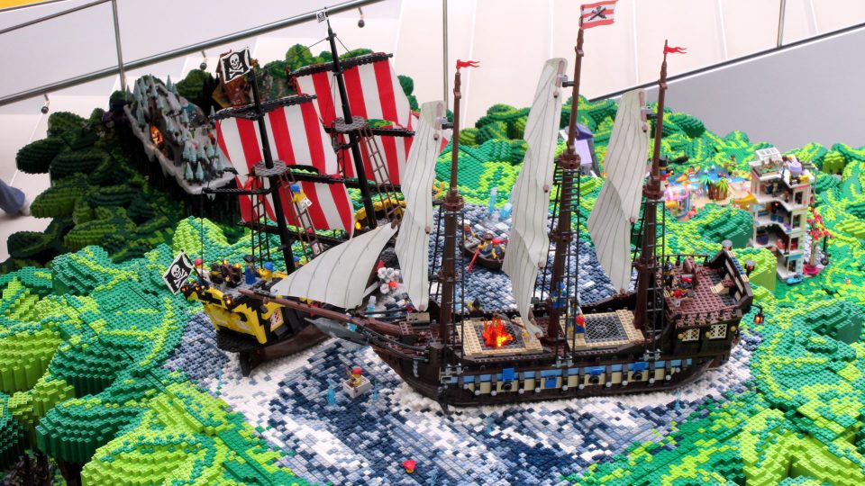Click here to enlarge image Pirate at LEGO House by SpacePolice89
