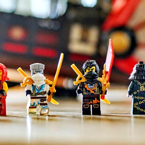Minifigures of The Temple Bounty (71848)