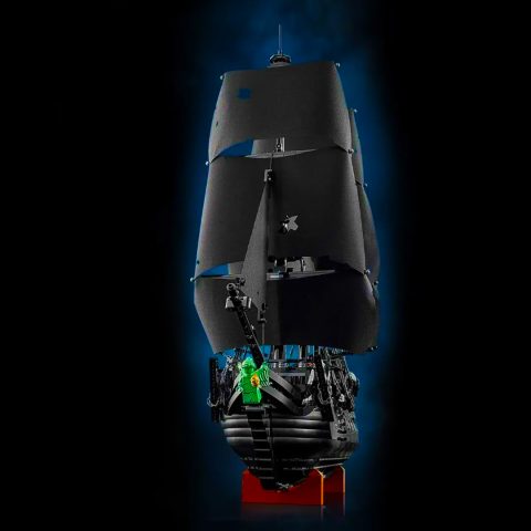 Bow of 10365 Jack Sparrow's Pirate Ship