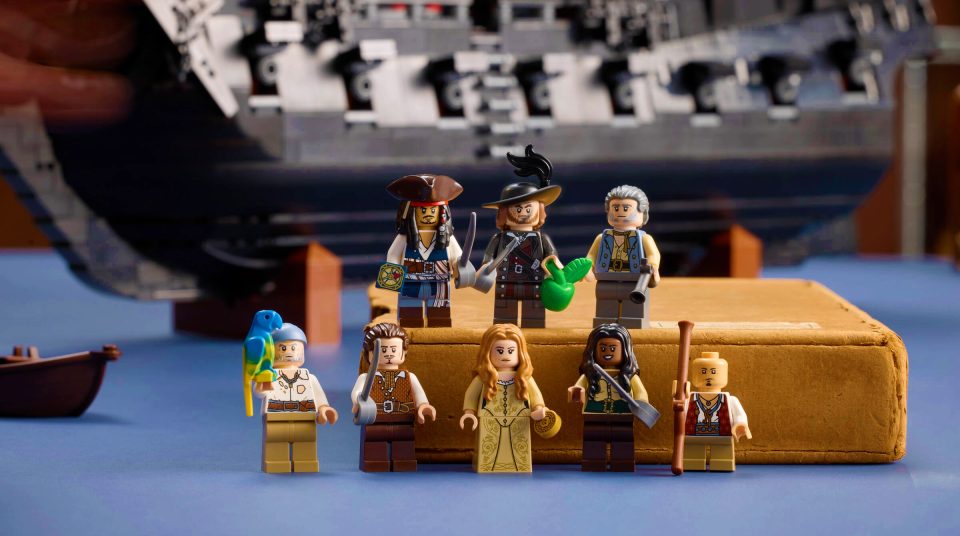 Minifigures included with 10365 Jack Sparrow's Pirate Ship