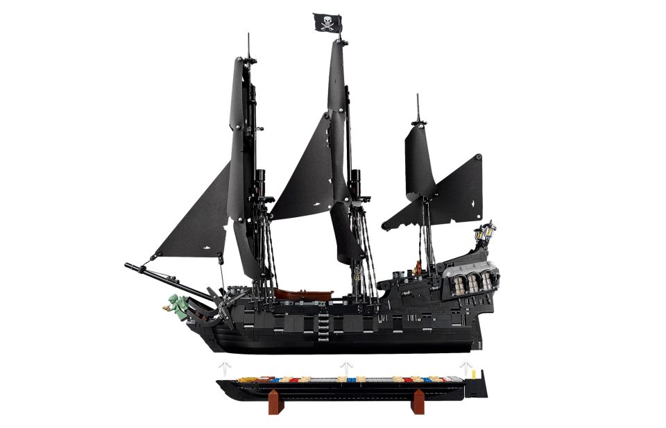 Stand of 10365 Jack Sparrow's Pirate Ship