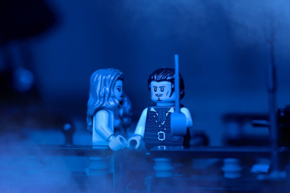 Will Turner and Elizabeth Swann minifigures - by_anna