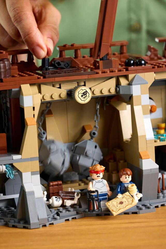 Boulder scene from 21363 The Goonies