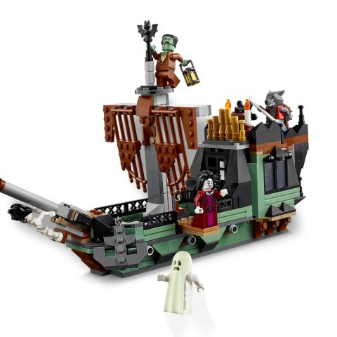 Ghost ship from LEGO Creator 3-in-1 31167 Haunted Mansion