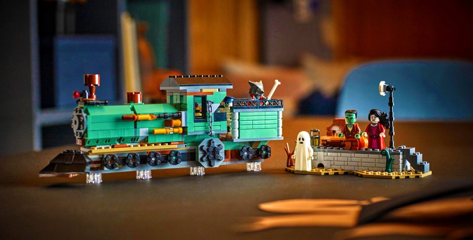 Train from 31167 Haunted Mansion LEGO Creator 3-in-1