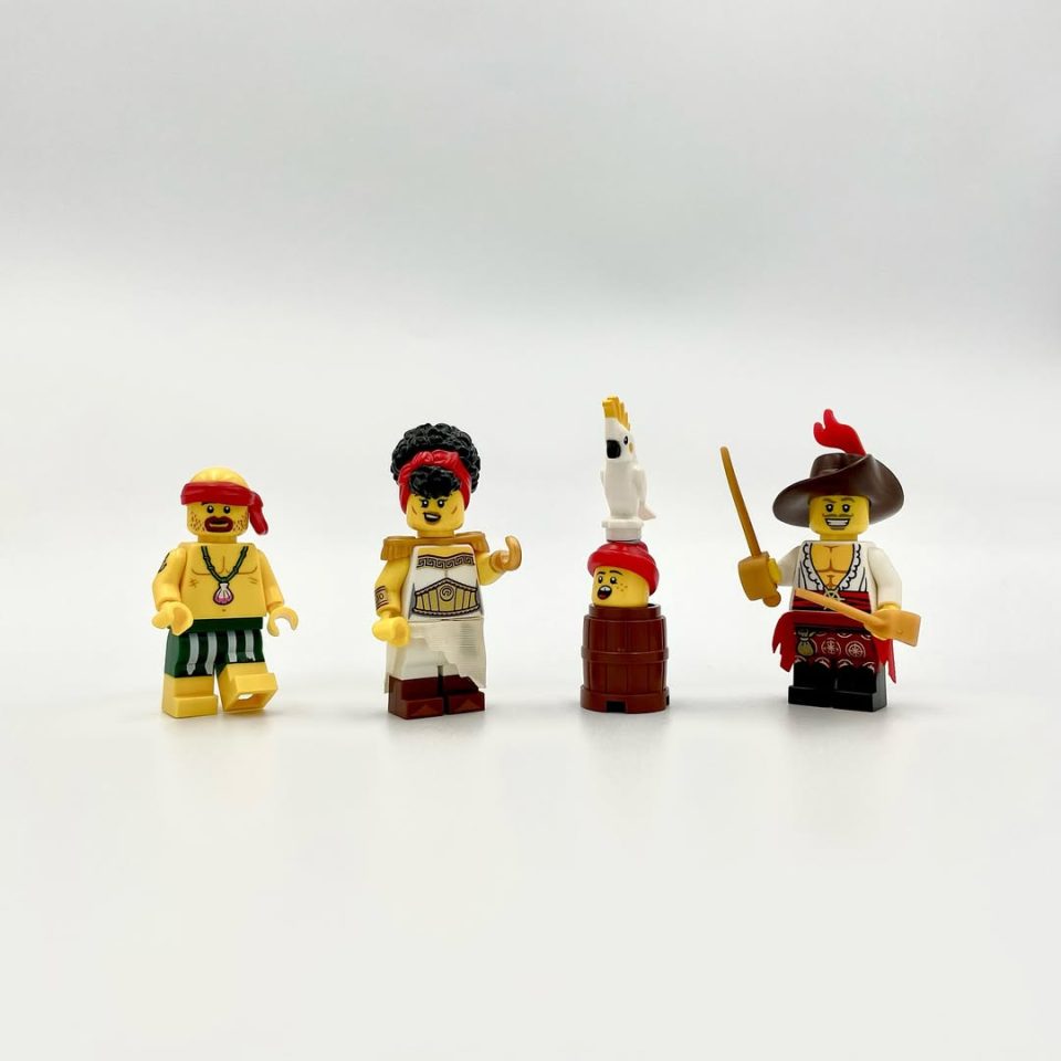 Minifigures of "Buccaneer's pride" by blocksofmocs