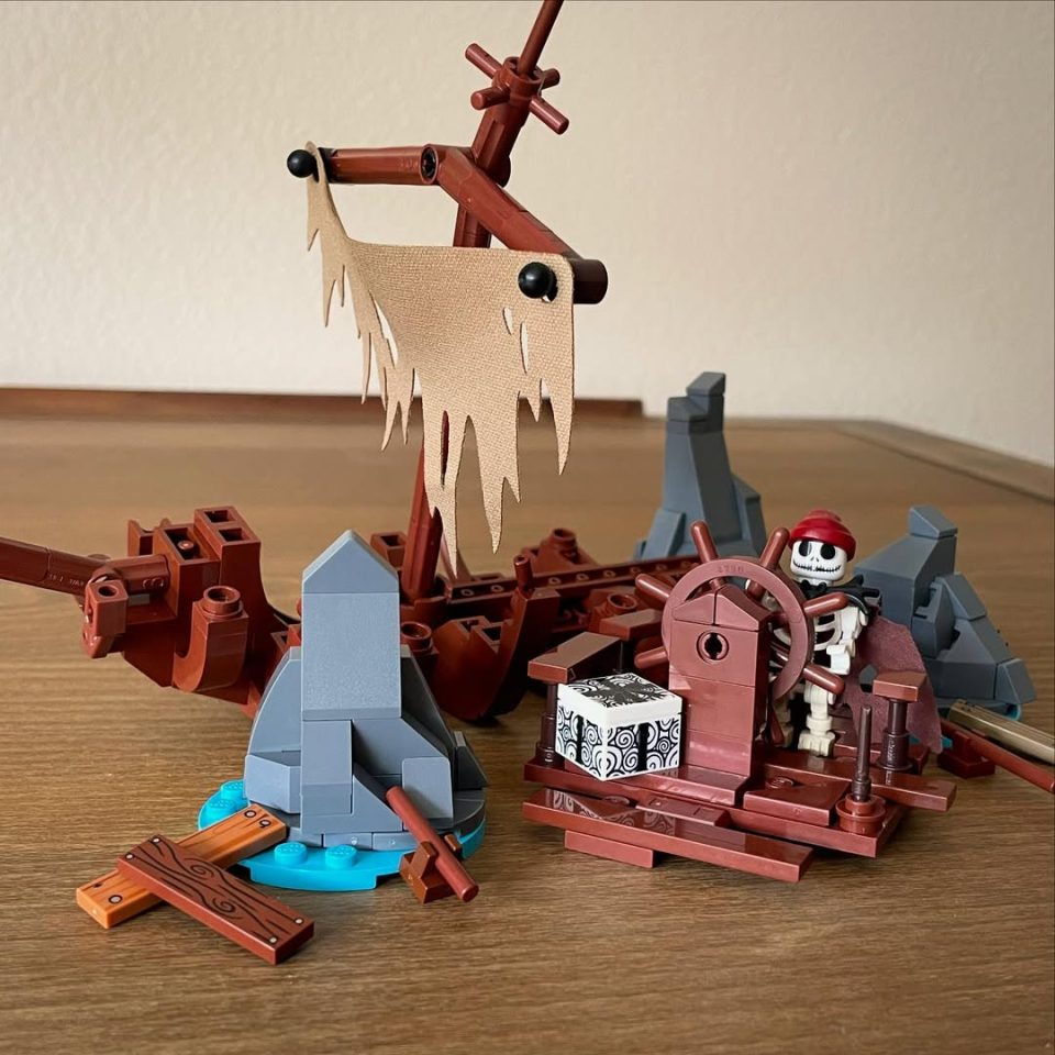 Click here to enlarge image "Skellington Crew" by captain_brick_sparrow