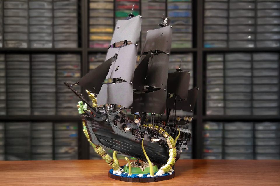 Kraken Display Stand for 10365 Jack Sparrow's Pirate Ship built by hachiroku92
