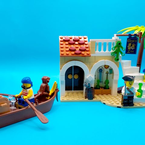 Physical LEGO build of “José’s Inn” by Siroco