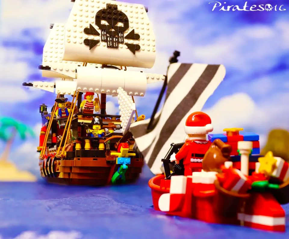 "Merry Christmas Me Hearties" by pirates016