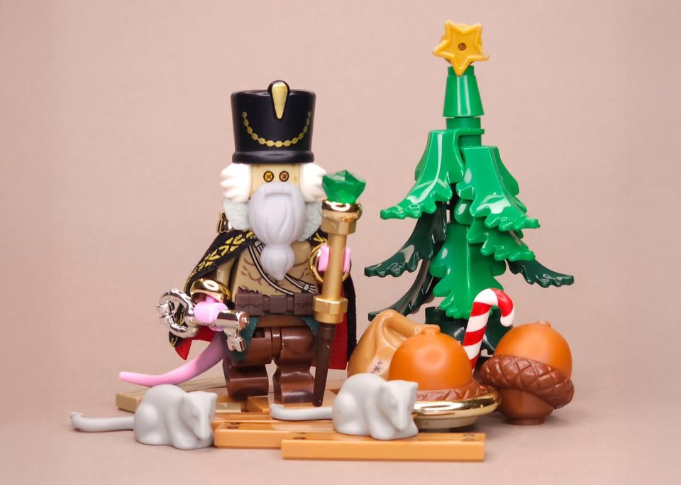 Click here to enlarge image "Nutcracker x Rat King" wearing Imperial Guard shako