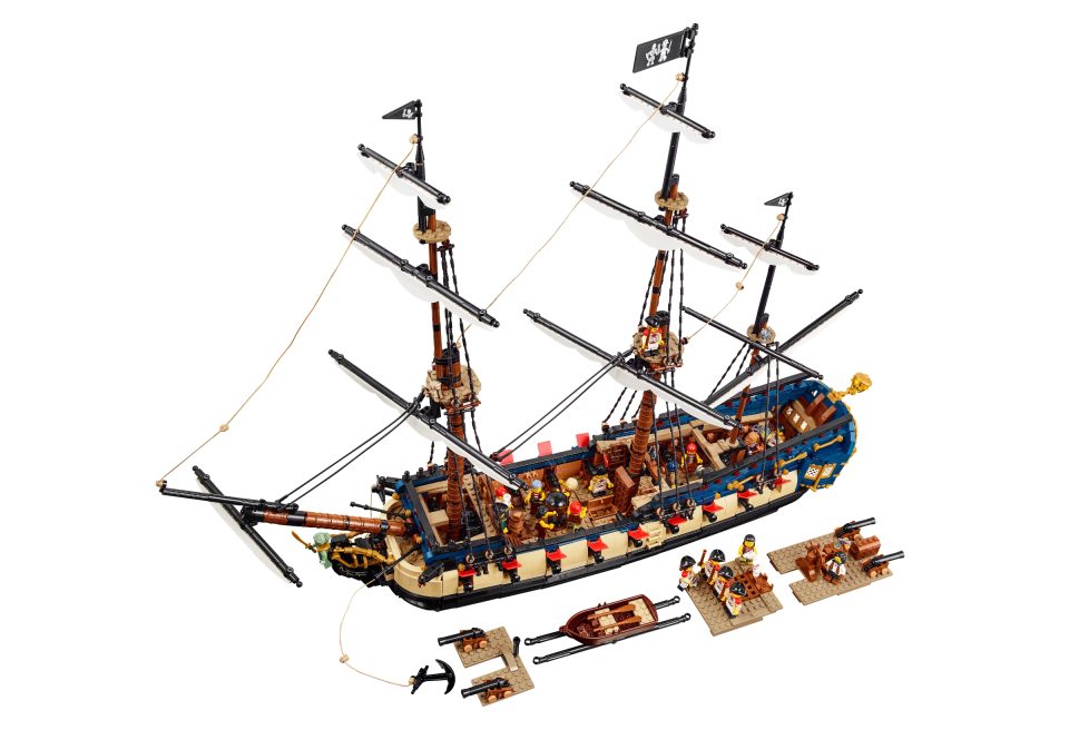 Remove Decks of "Privateer Frigate Fortuna" by BrickPerfection