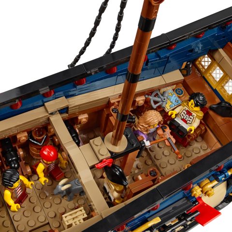 Lower Deck of “Privateer Frigate Fortuna” by BrickPerfection