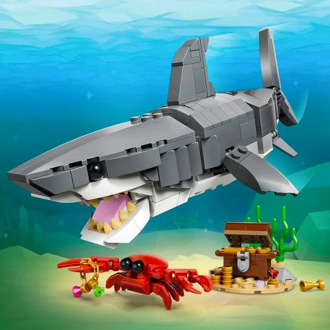 31381 Fierce Shark with a Treasure Chest