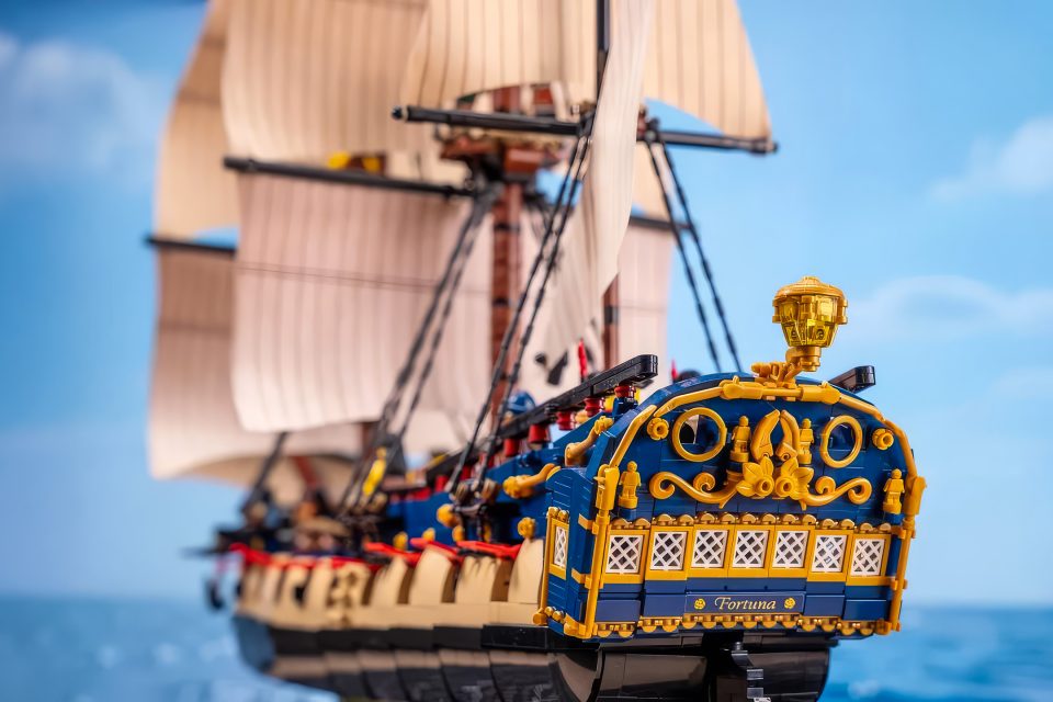 Stern of 910059 Privateer Frigate Fortuna with fabric sails presented by Brickin' Awesome Movies