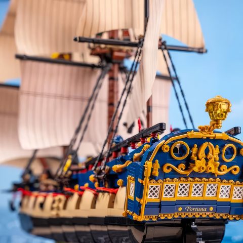 Stern of 910059 Privateer Frigate Fortuna with fabric sails presented by Brickin’ Awesome Movies