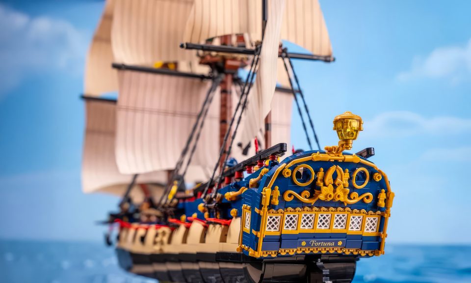Stern of 910059 Privateer Frigate Fortuna with fabric sails presented by Brickin' Awesome Movies