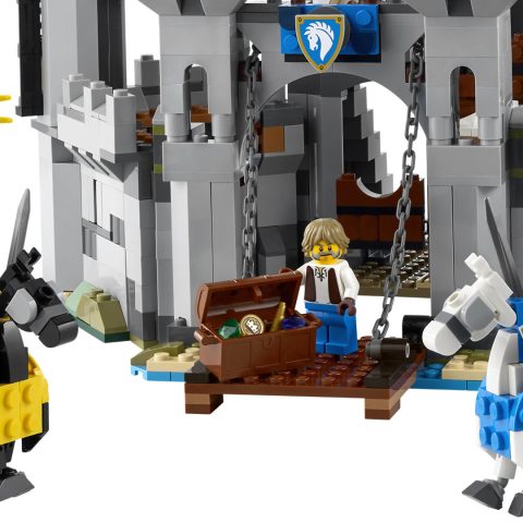 Horse Knight and Serpent Knight Minifigures on horses