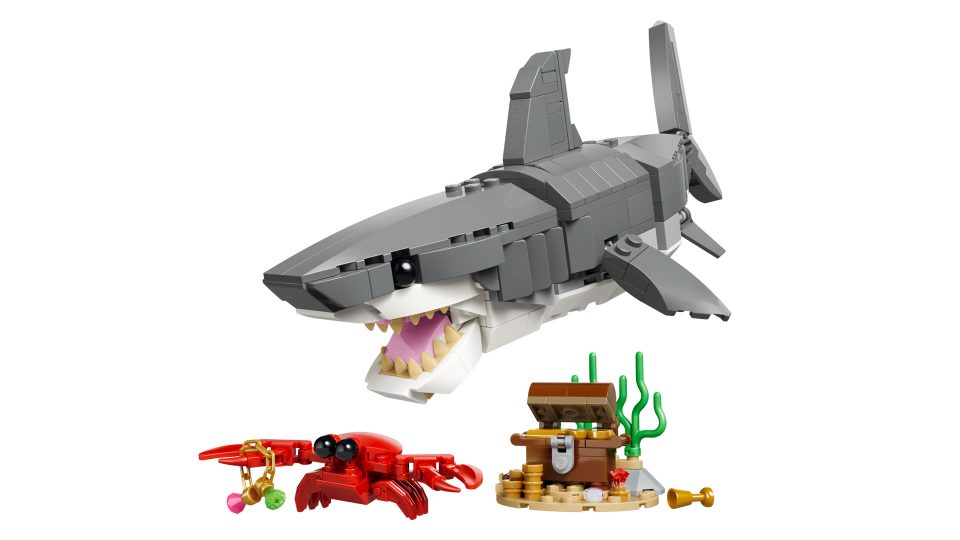 Click here to enlarge image Shark and crab from 31088 Creator 3 in 1 Pirate Ship - Fierce Shark with a Treasure Chest