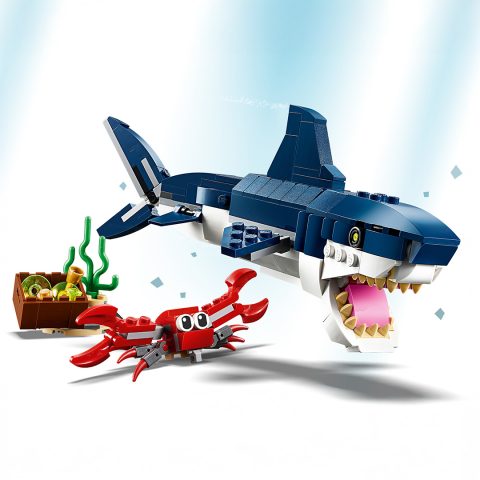 Shark and crab build from Creator 31088 Deep Sea Creatures