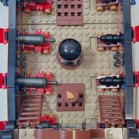 Shooting Cannons on 910059 Privateer Frigate Fortuna by Brick Perfection