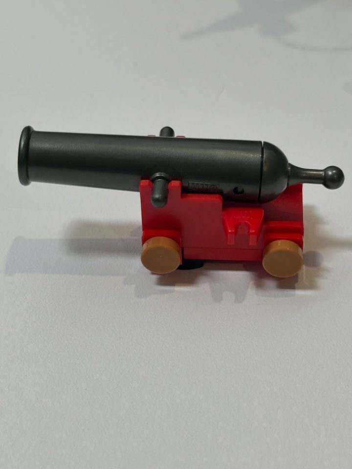 Modified shooting cannon for Fortuna from the side