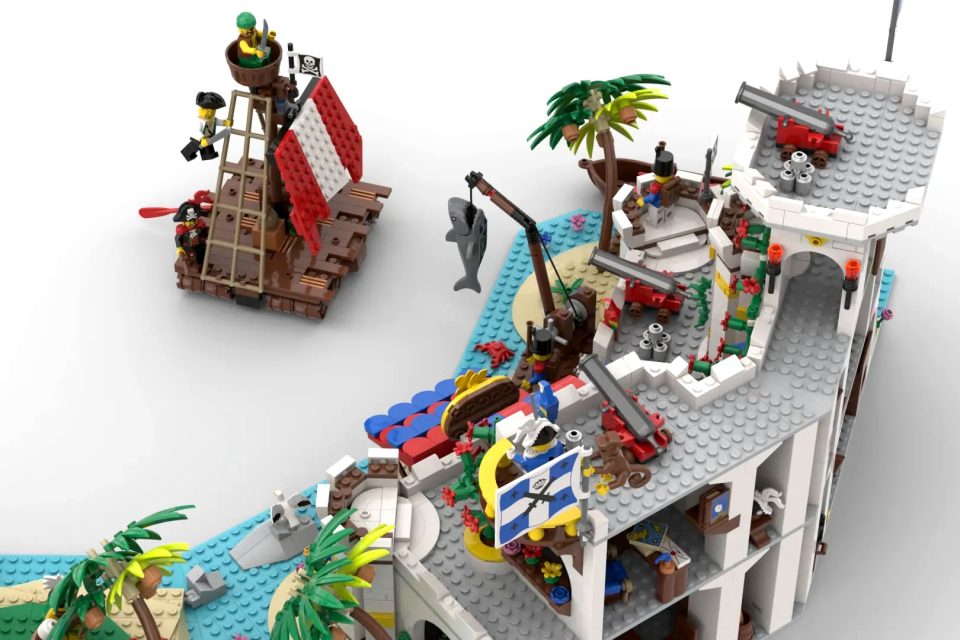 Cannons on the battlements of Pirate Theme Play set by Brick_Wolf