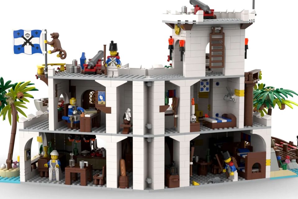 Dolls House-style back of fort