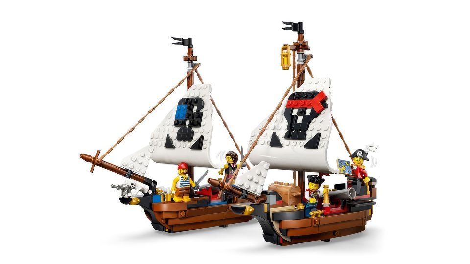 Small ship builds of 31387 Iconic Pirate Ship