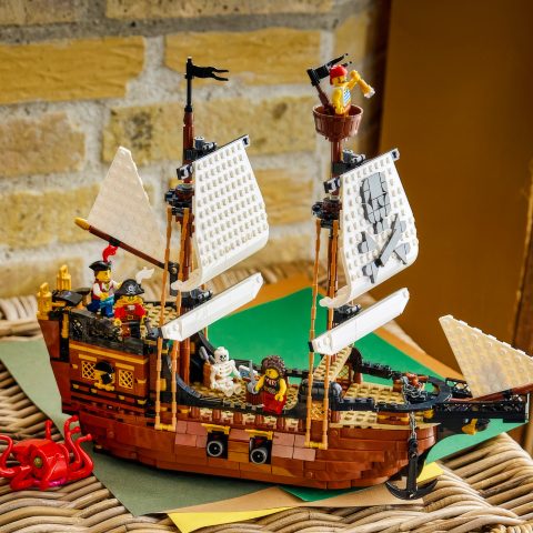 31387 Iconic Pirate Ship lifestyle set