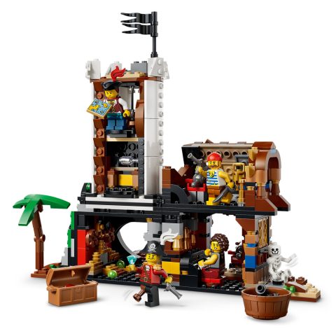 Back of fort build from 31387 Iconic Pirate Ship