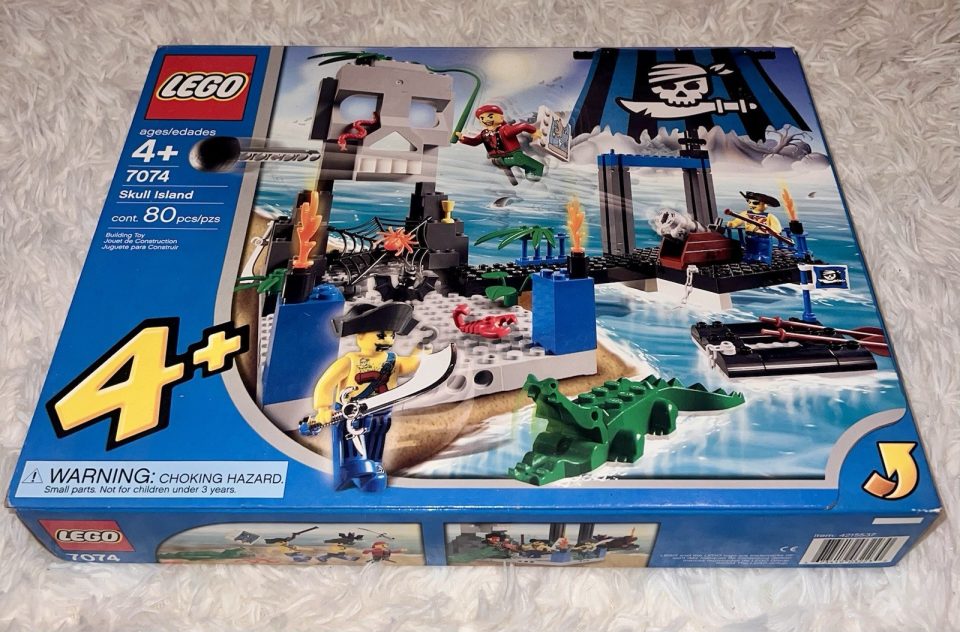 Click here to enlarge image 7074 Skull Island Box – 4+ LEGO Pirates