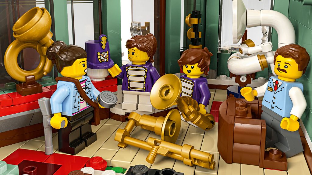 Click here to enlarge image Purple Coat Imperial Minifigures from 11371 Shopping Street